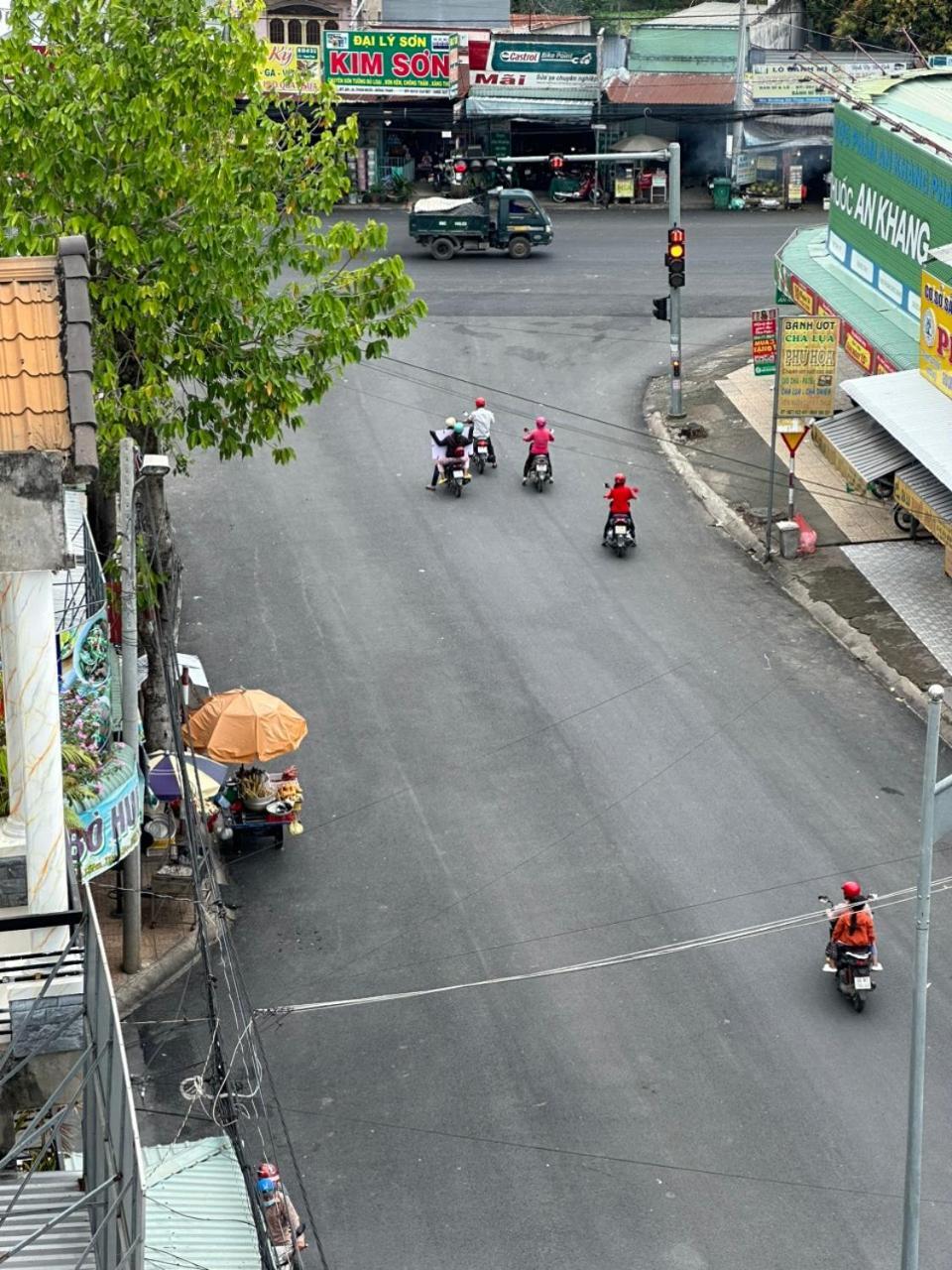 Khach San Nguyen Long Hotel Ap Thap Muoi Exterior foto